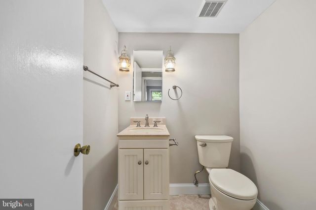 6530 ASHLAWN CT, Springfield, VA 22150