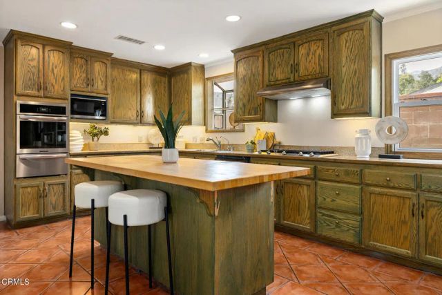 821 Random Lane, Duarte, CA 91010