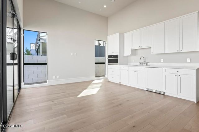 8511 S 9TH Drive 15, Phoenix, AZ 85041