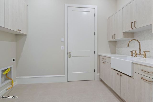 8511 S 9TH Drive 15, Phoenix, AZ 85041