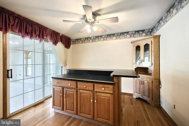 2106 HOPE DR, Red Lion, PA 17356