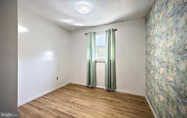 2106 HOPE DR, Red Lion, PA 17356