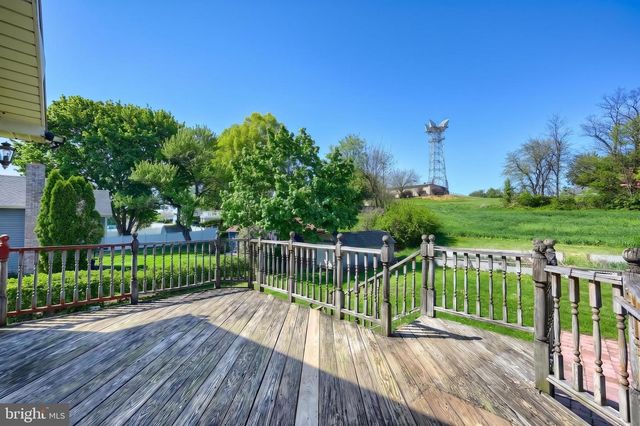 2106 HOPE DR, Red Lion, PA 17356
