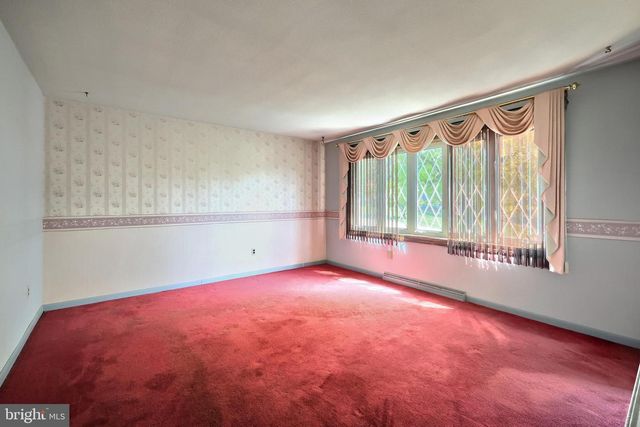 2106 HOPE DR, Red Lion, PA 17356