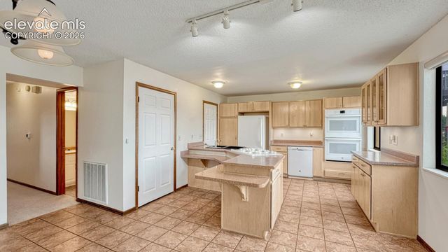 1118 Fontmore Road B, Colorado Springs, CO 80904