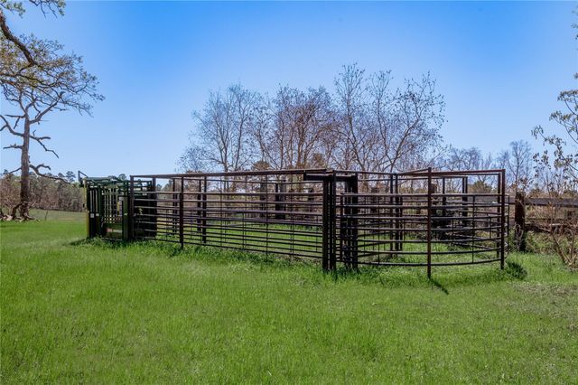 2792 Hwy 287 E, Groveton, TX 75845