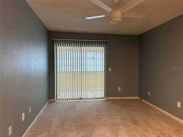 209 NE LINCOLN CIRCLE N 406, St Petersburg, FL 33702