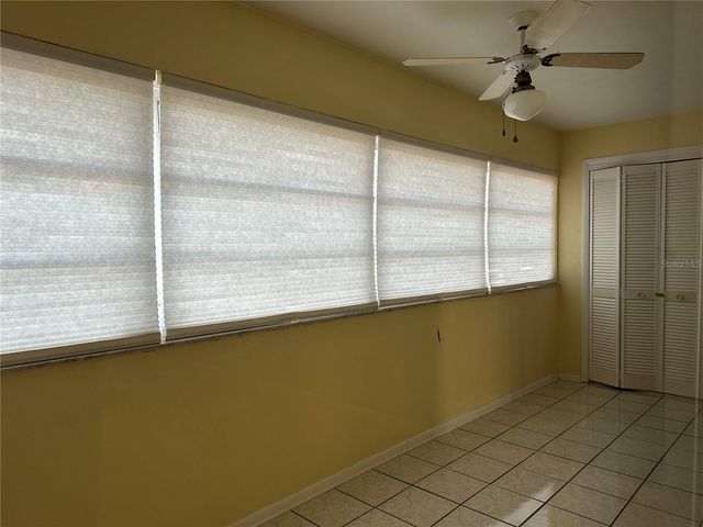 209 NE LINCOLN CIRCLE N 406, St Petersburg, FL 33702