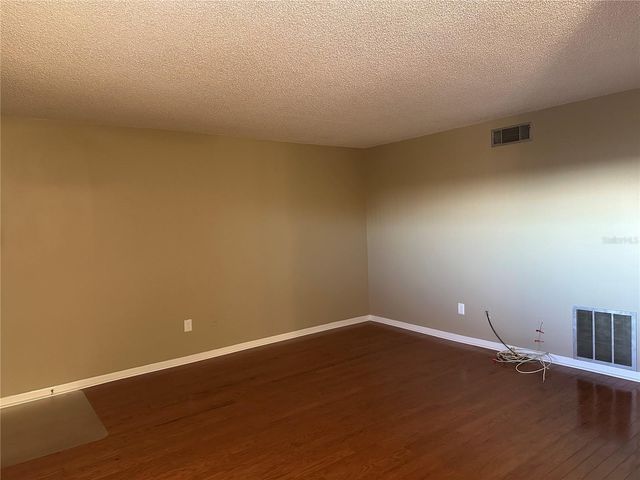 209 NE LINCOLN CIRCLE N 406, St Petersburg, FL 33702