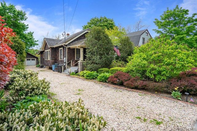 18 Roosevelt Street, Babylon, NY 11702