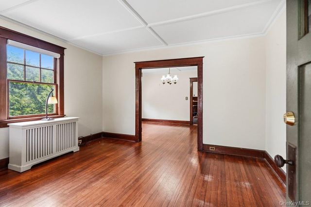 18 Roosevelt Street, Babylon, NY 11702