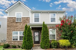 2221 Pearwick Ct, Murfreesboro, TN 37127