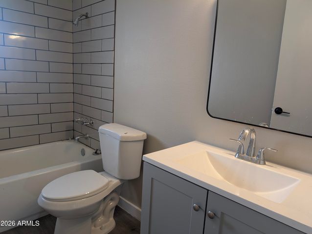 4714 E BELLEVIEW Street, Phoenix, AZ 85008