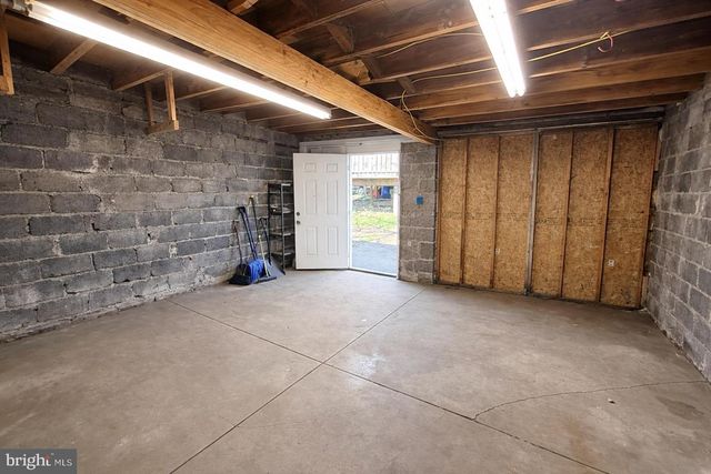 7864 BEVERLY BLVD, Upper Darby, PA 19082