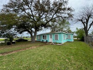3103 Avenue H, Dickinson, TX 77539