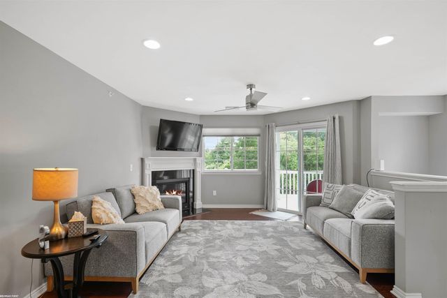 6986 Boulder Pointe Court, Washington Twp, MI 48094