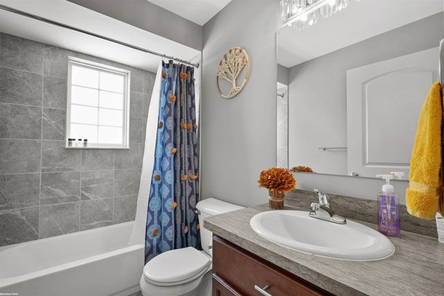 6986 Boulder Pointe Court, Washington Twp, MI 48094