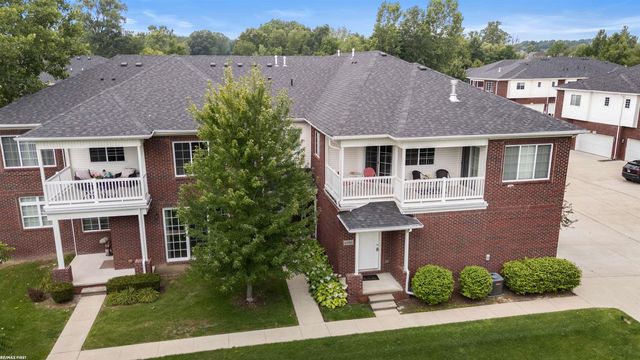 6986 Boulder Pointe Court, Washington Twp, MI 48094