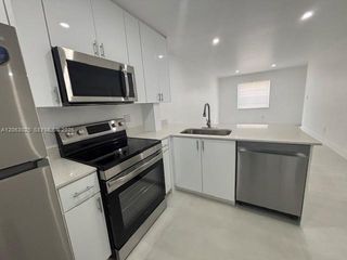 8951 SW 72nd St 102, Miami, FL 33173