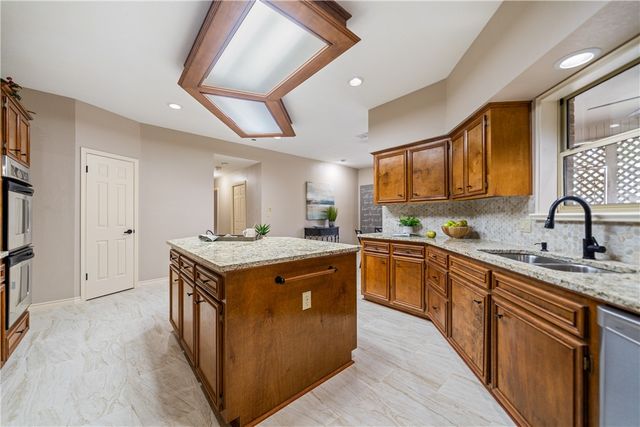 4217 Spring Creek Dr, Corpus Christi, TX 78410