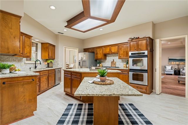 4217 Spring Creek Dr, Corpus Christi, TX 78410