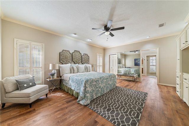 4217 Spring Creek Dr, Corpus Christi, TX 78410