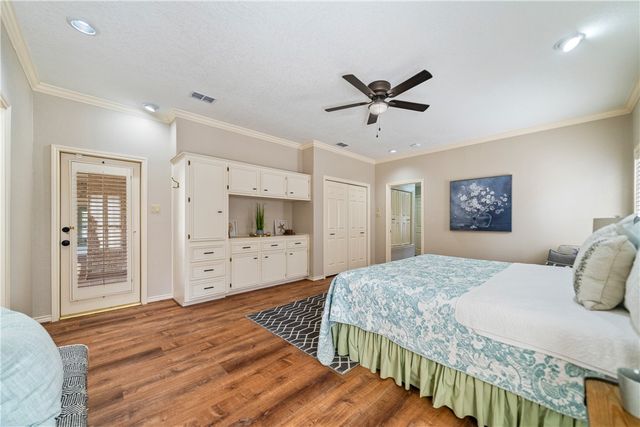 4217 Spring Creek Dr, Corpus Christi, TX 78410