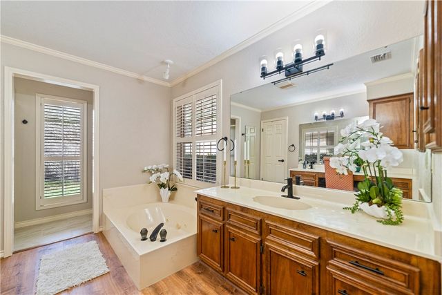 4217 Spring Creek Dr, Corpus Christi, TX 78410