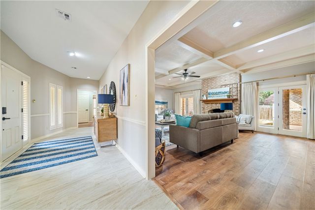 4217 Spring Creek Dr, Corpus Christi, TX 78410