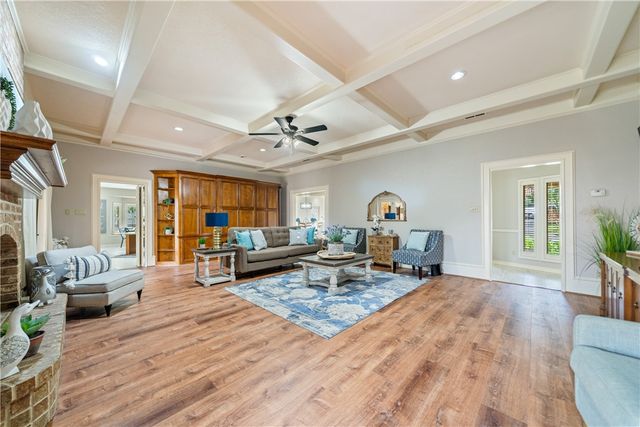 4217 Spring Creek Dr, Corpus Christi, TX 78410