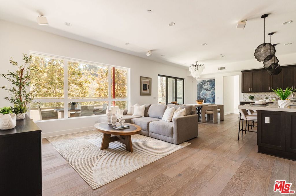 12765 Bluff Creek Drive 1, Los Angeles, CA 90094 — exterior