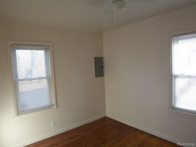 21832 Conners Avenue, Warren, MI 48091