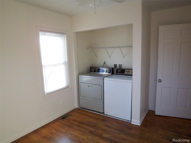 21832 Conners Avenue, Warren, MI 48091