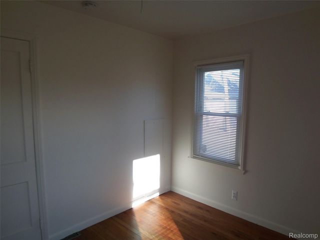 21832 Conners Avenue, Warren, MI 48091