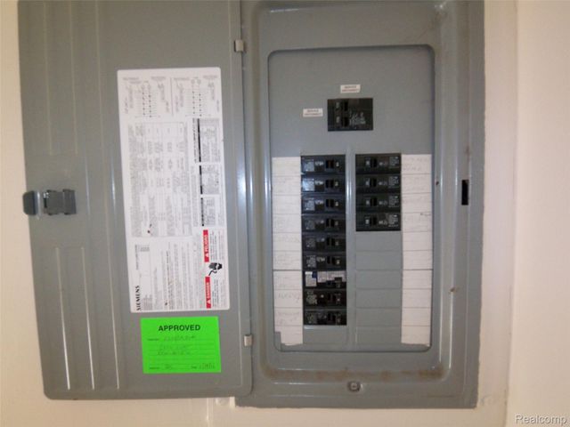 21832 Conners Avenue, Warren, MI 48091