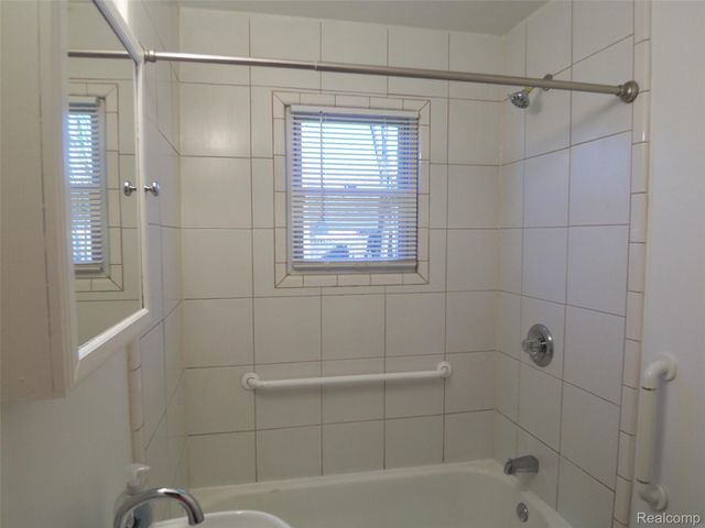 21832 Conners Avenue, Warren, MI 48091