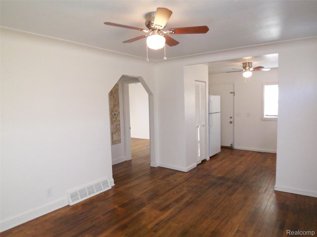 21832 Conners Avenue, Warren, MI 48091