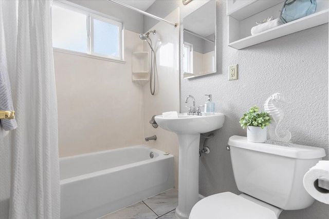 3975 Wilson Ave, Castro Valley, CA 94546