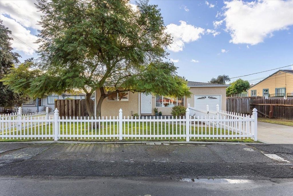3975 Wilson Ave, Castro Valley, CA 94546