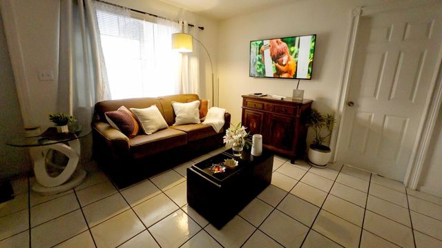 4915 Weymouth Street, Lake Worth, FL 33463