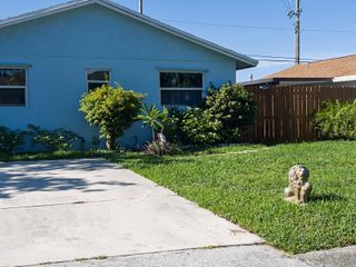 4915 Weymouth Street, Lake Worth, FL 33463
