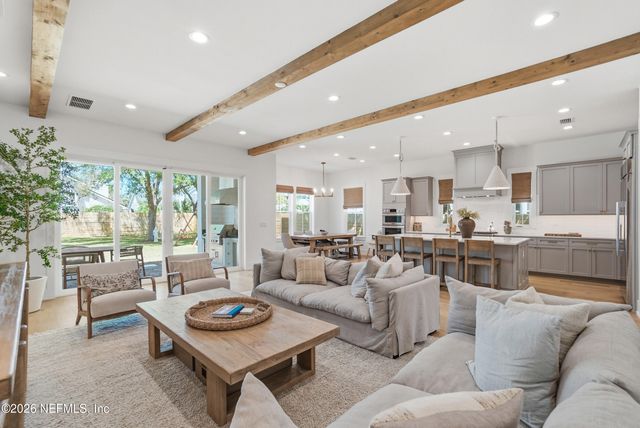 35 JEFFERSON Avenue, Ponte Vedra Beach, FL 32082