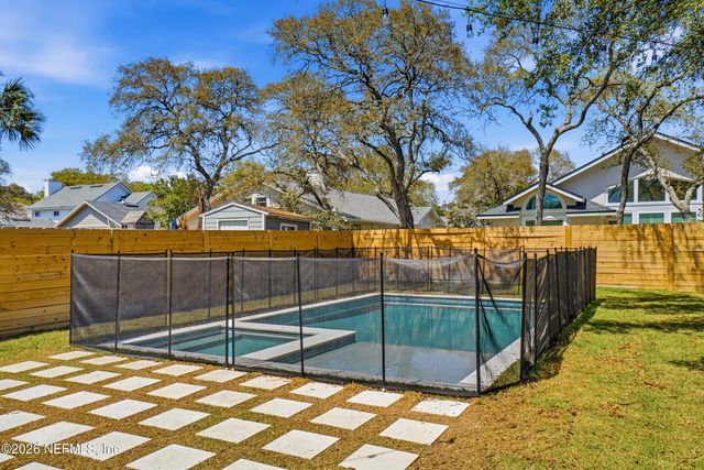 35 JEFFERSON Avenue, Ponte Vedra Beach, FL 32082