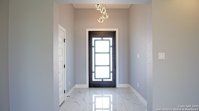 792 Lake Valley, La Vernia, TX 78121