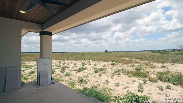 792 Lake Valley, La Vernia, TX 78121