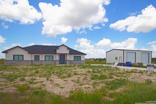 792 Lake Valley, La Vernia, TX 78121