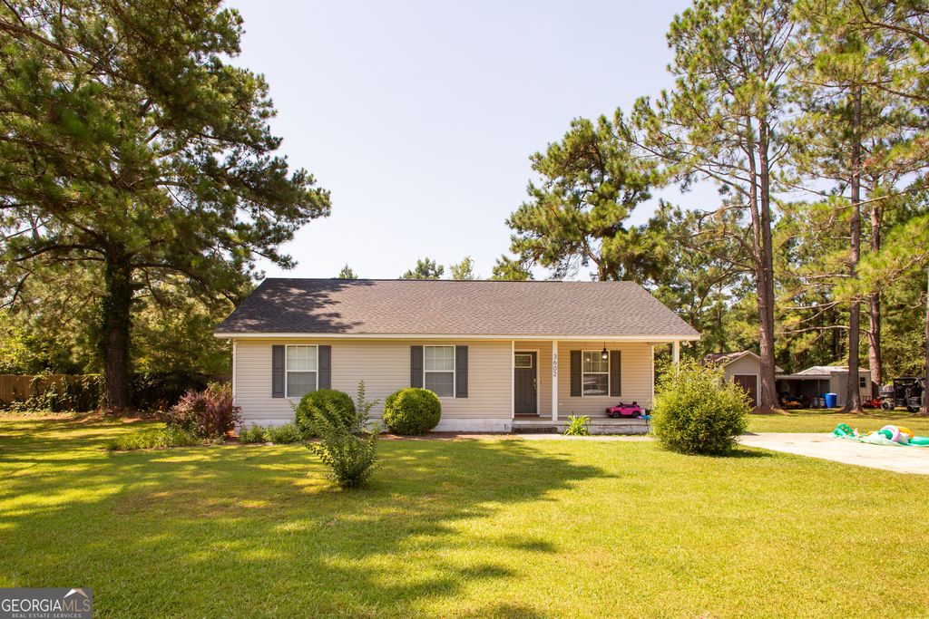 3602 Meadow Lane, Blackshear, GA 31516