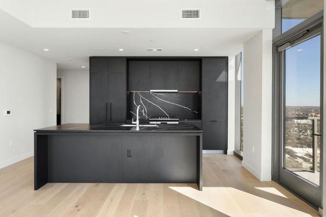 44 East Ave 3010, Austin, TX 78701