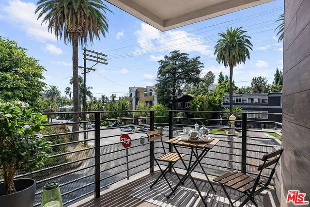 2117 Beachwood Terrace, Los Angeles, CA 90068