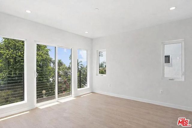 2117 Beachwood Terrace, Los Angeles, CA 90068